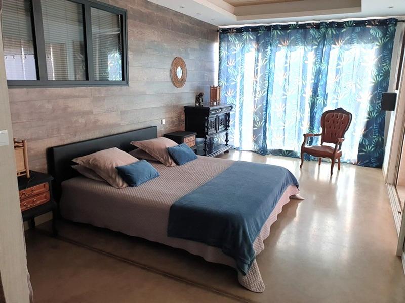 Villa - 231 m² - 9 pièces