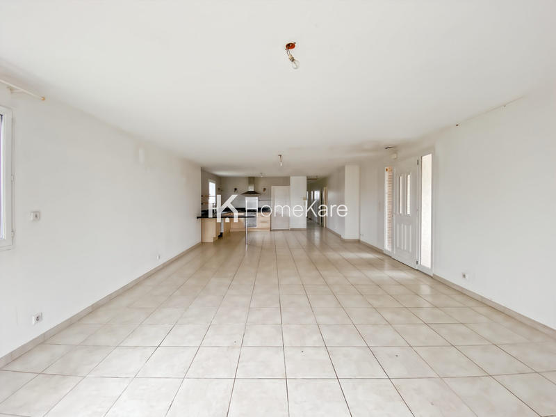 Maison - 1 200 m² - 4 pièces