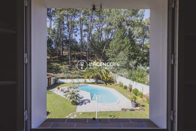 Villa - 220 m² - 7 pièces