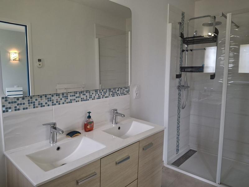 Maison traditionnelle - 241 m² - 7 pièces