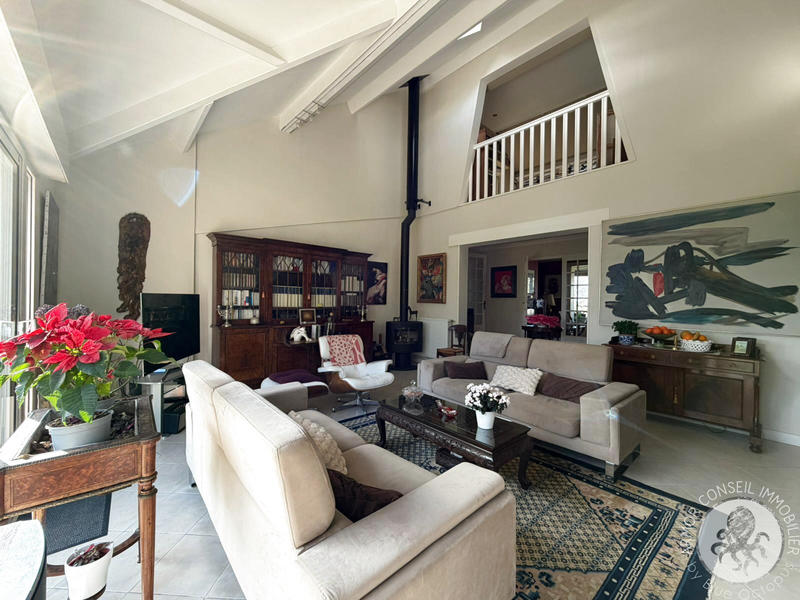 Maison - 192 m² - 5 pièces