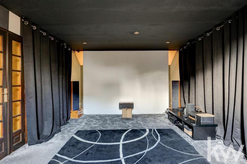 Maison - 288 m² - 12 pièces