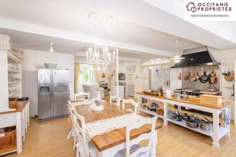 Maison de maîtres - 276 m² - 9 pièces