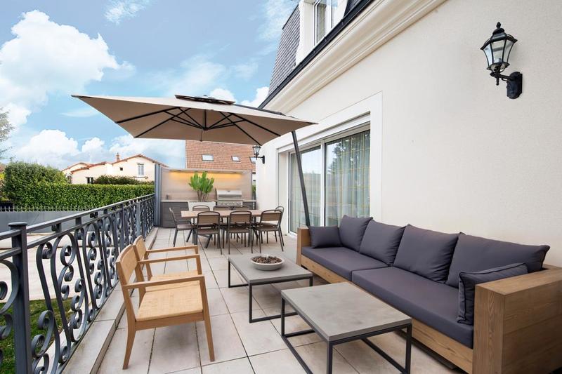 Maison - 350 m² - 5 pièces