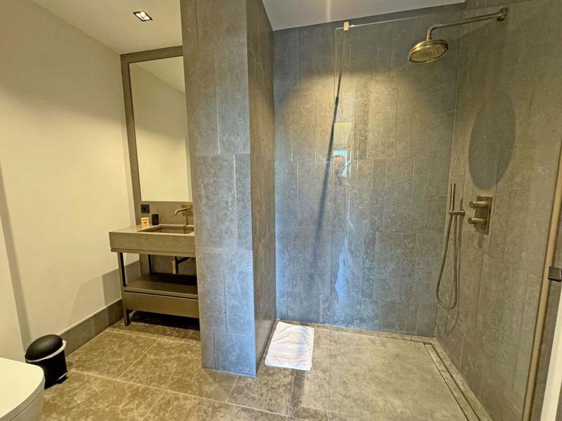 Maison - 220 m² - 6 pièces