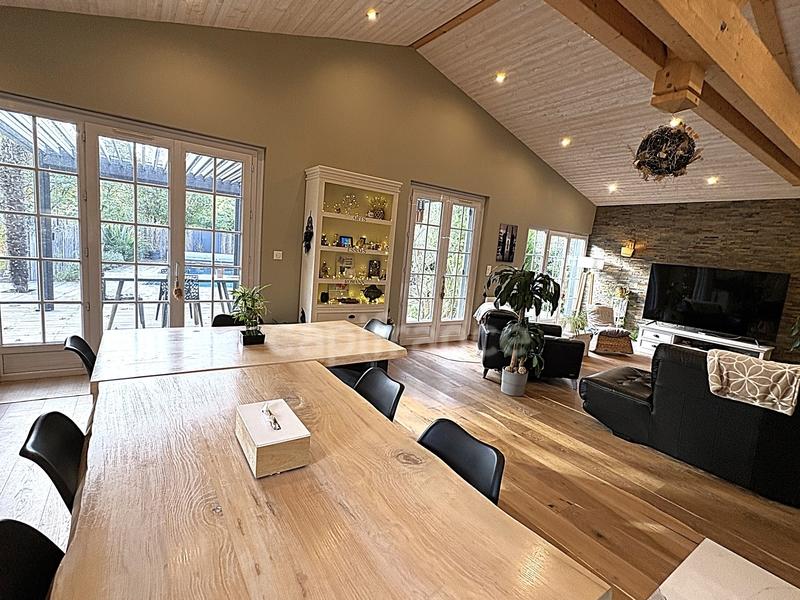 Maison - 157 m² - 5 pièces