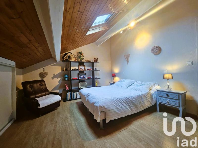 Maison - 263 m² - 9 pièces