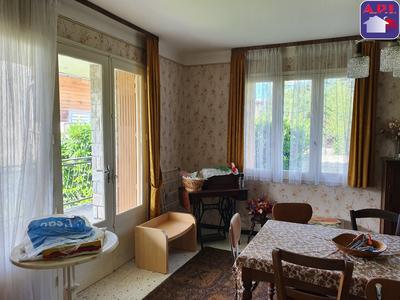 Maison - 90 m² - 6 pièces