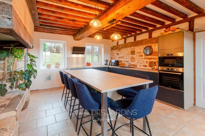 Maison traditionnelle - 170 m² - 5 pièces