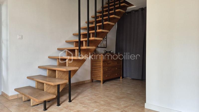 Maison - 210 m² - 7 pièces