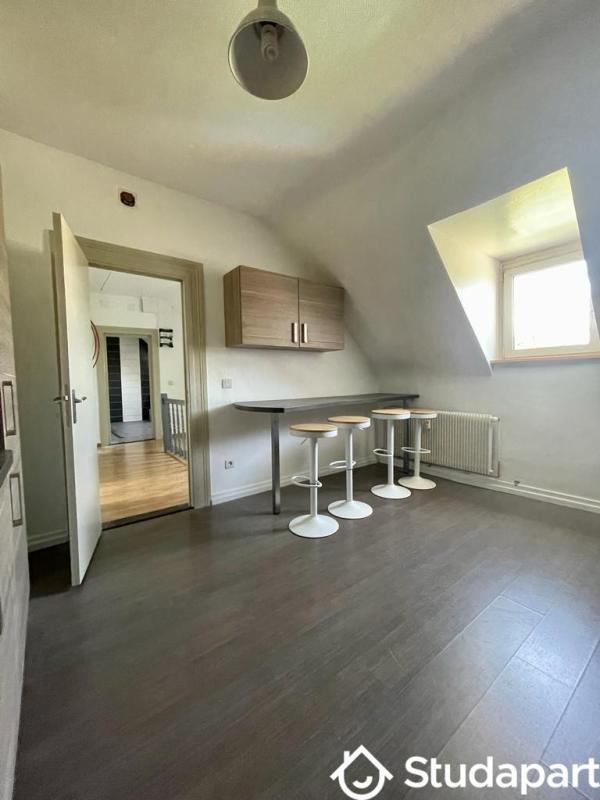 Chambre - 13 m² - 1 pièce