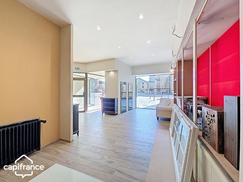 Local commercial - 130 m² - 3 pièces
