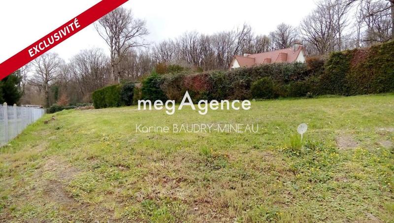 Terrain constructible - 800 m²