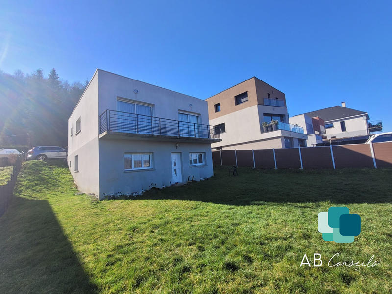 Maison traditionnelle - 138 m² - 5 pièces