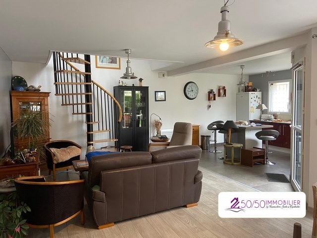 Maison - 90 m² - 4 pièces