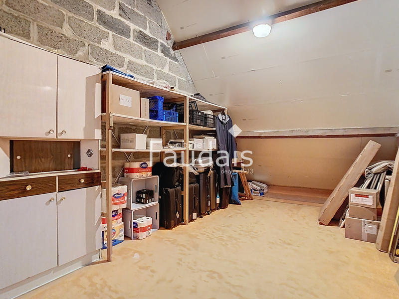 Maison - 180 m² - 8 pièces