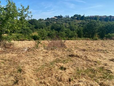 Terrain constructible - 1 822 m²