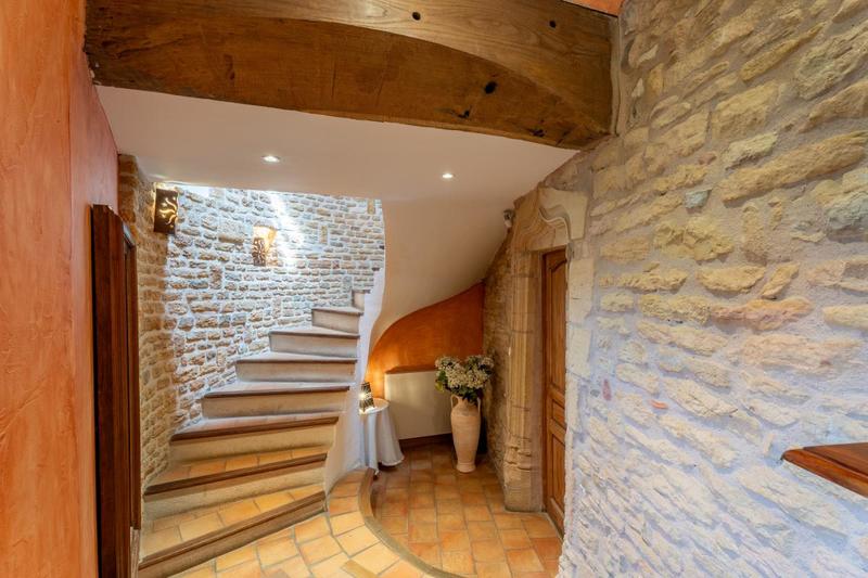 Maison - 212 m² - 5 pièces