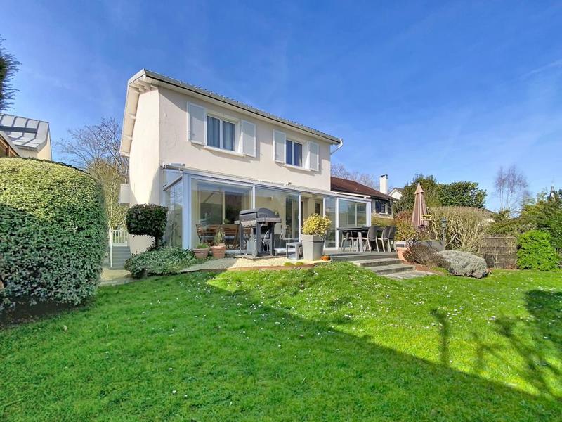 Maison traditionnelle - 135 m² - 6 pièces