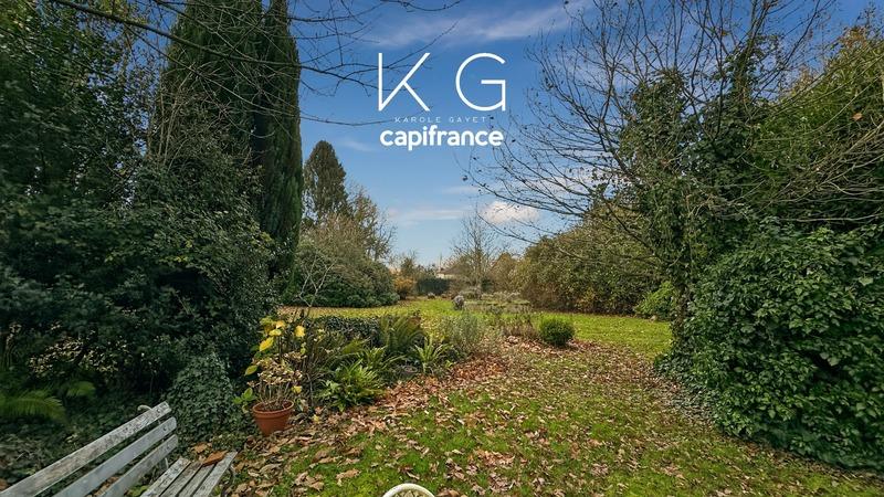 Propriété - 230 m² - 10 pièces