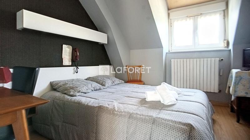 Local commercial - 738 m²