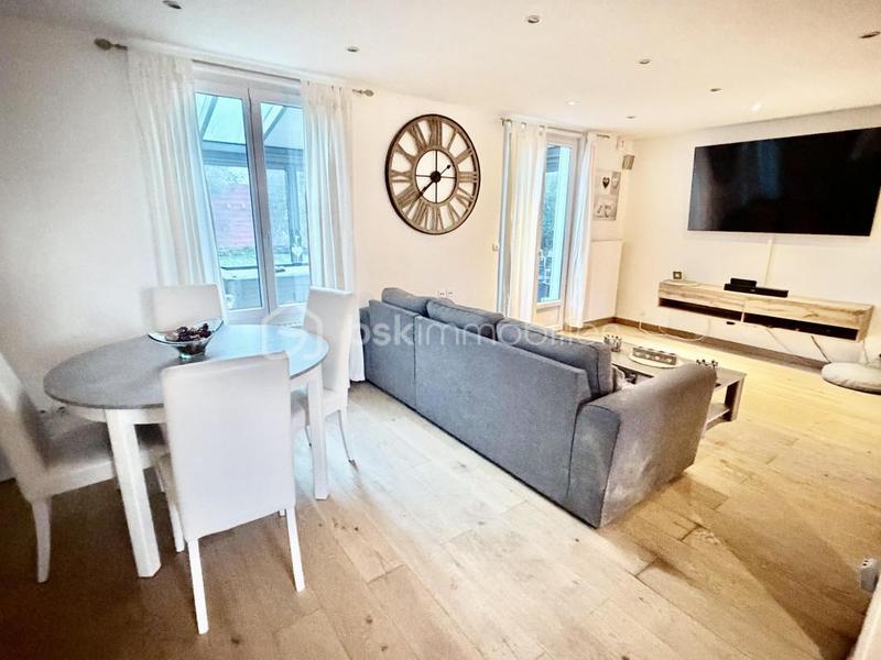 Maison - 147 m² - 6 pièces