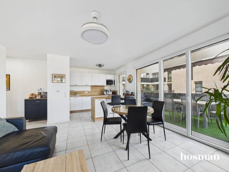 Appartement - 85 m² - 4 pièces