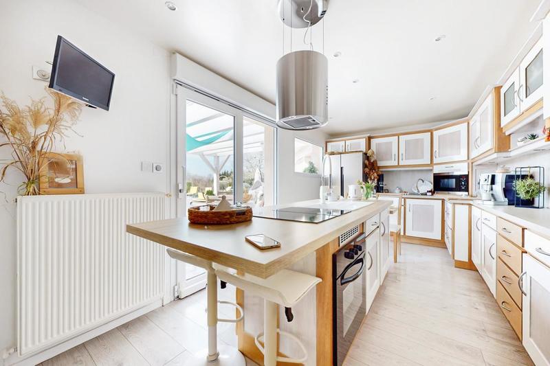 Maison - 205 m² - 4 pièces