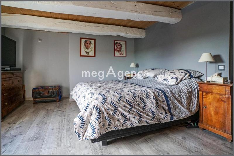 Maison - 276 m² - 10 pièces