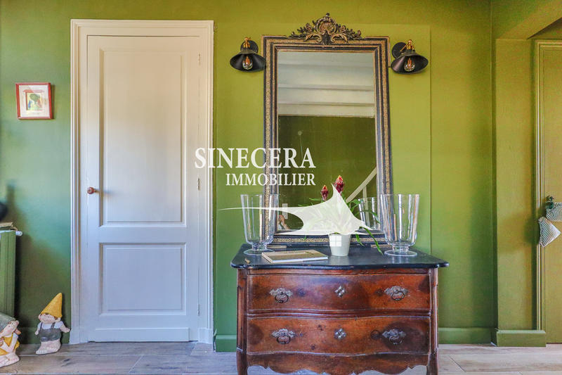 Propriété - 185 m² - 6 pièces