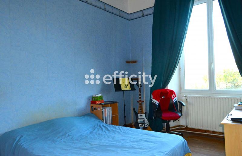 Maison - 250 m² - 8 pièces