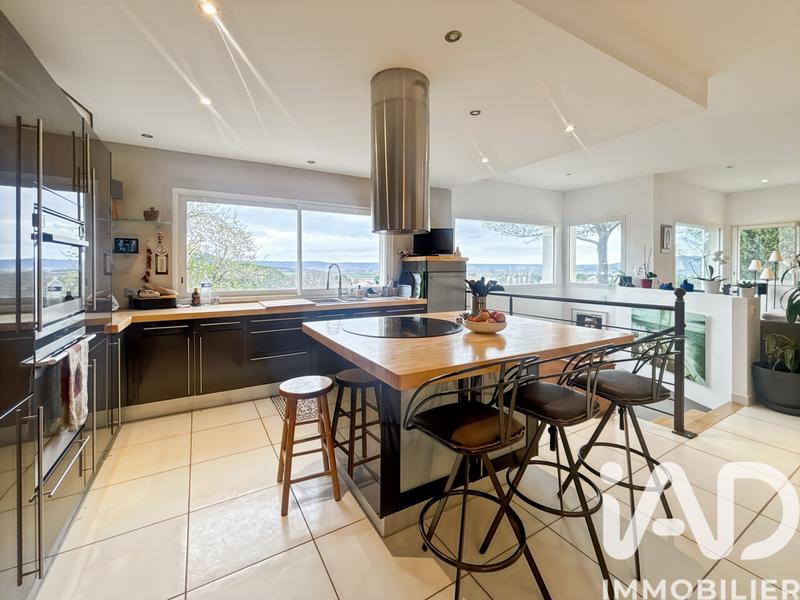 Maison - 181 m² - 8 pièces