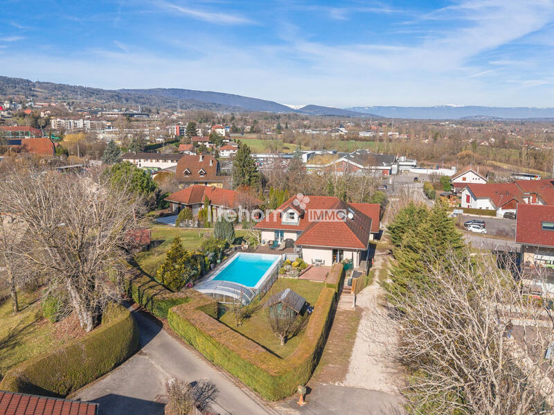 Maison - 164 m² - 8 pièces