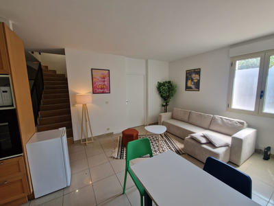 Chambre - 25 m² - 6 pièces