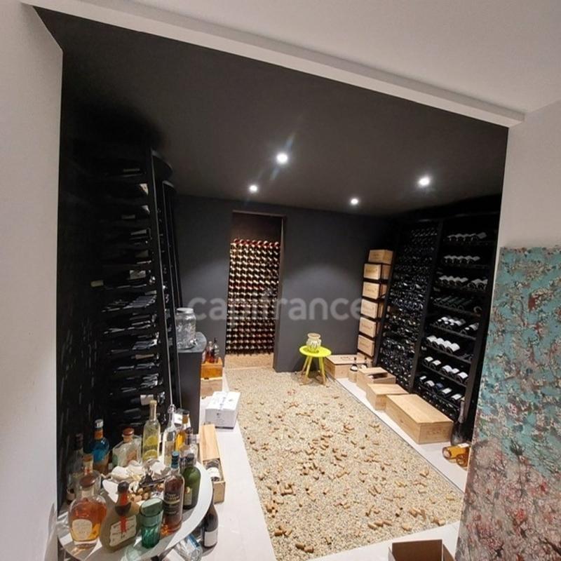 Maison - 400 m² - 12 pièces