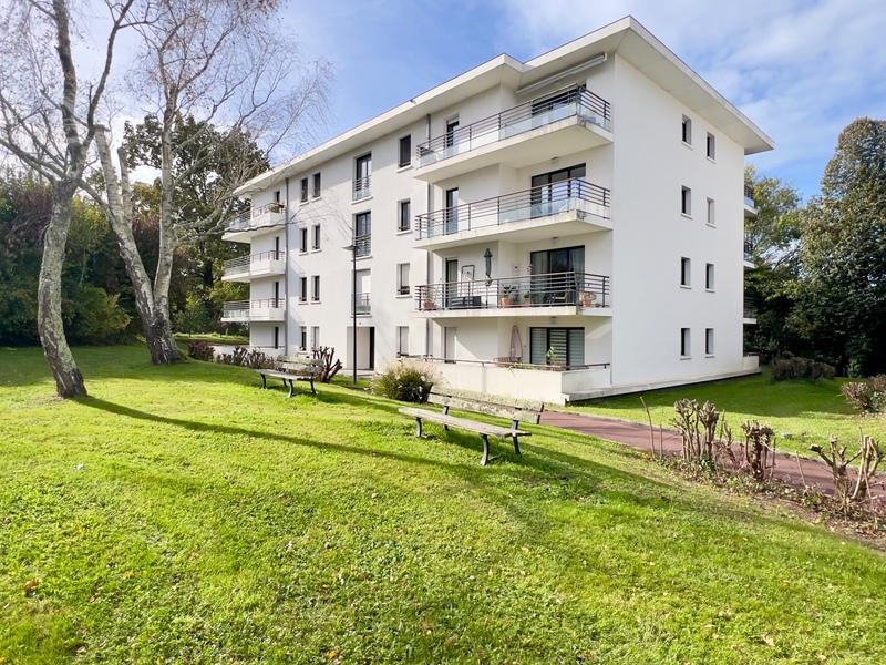 Appartement - 104 m² - 5 pièces