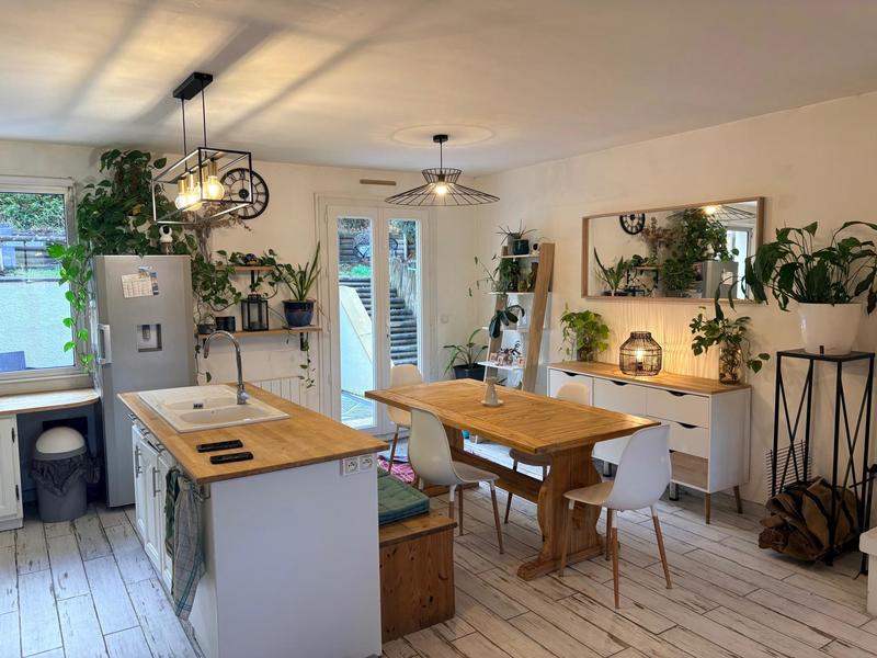 Maison - 104 m² - 7 pièces