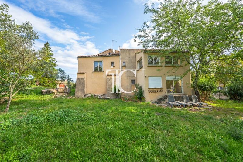 Maison - 208 m² - 5 pièces