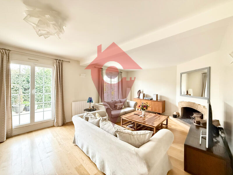 Maison - 190 m² - 9 pièces