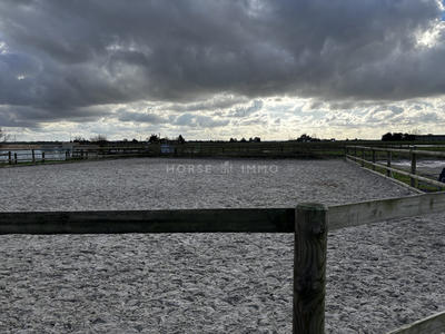 Maison - 270 m² - 15 pièces