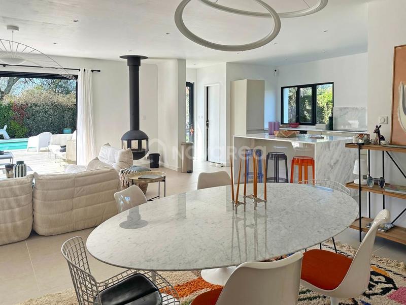 Maison - 140 m² - 5 pièces