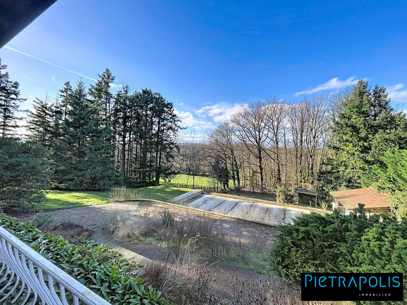 Maison - 245 m² - 10 pièces