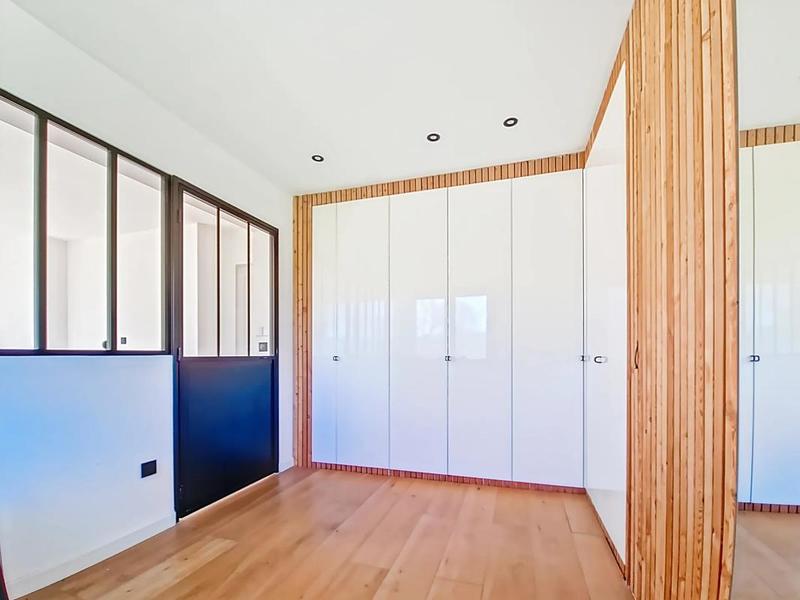 Maison - 220 m² - 7 pièces