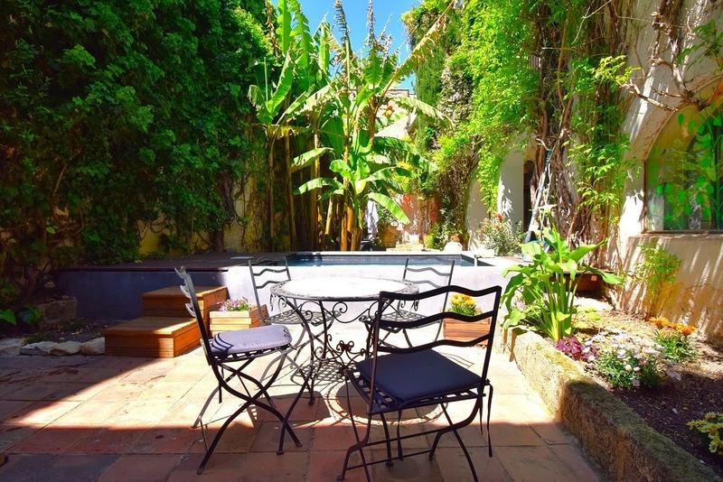 Maison de ville - 360 m² - 10 pièces