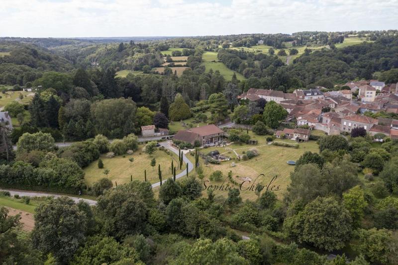 Maison en pierre - 285 m² - 5 pièces