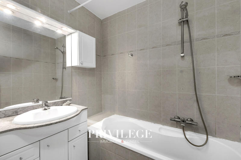 Appartement - 77 m² - 4 pièces