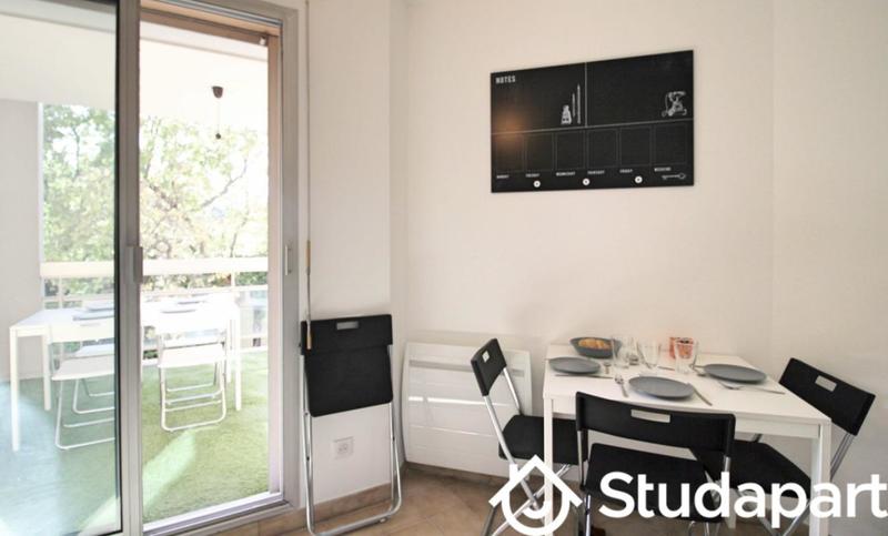 Chambre - 11 m² - 1 pièce