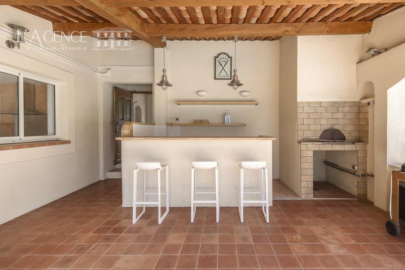 Maison - 296 m² - 8 pièces