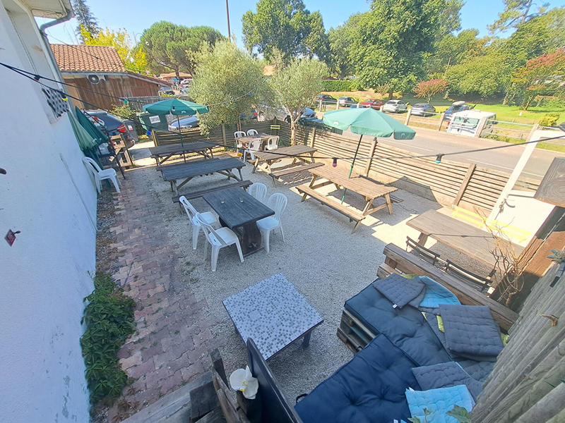 Local commercial - 200 m² - 5 pièces