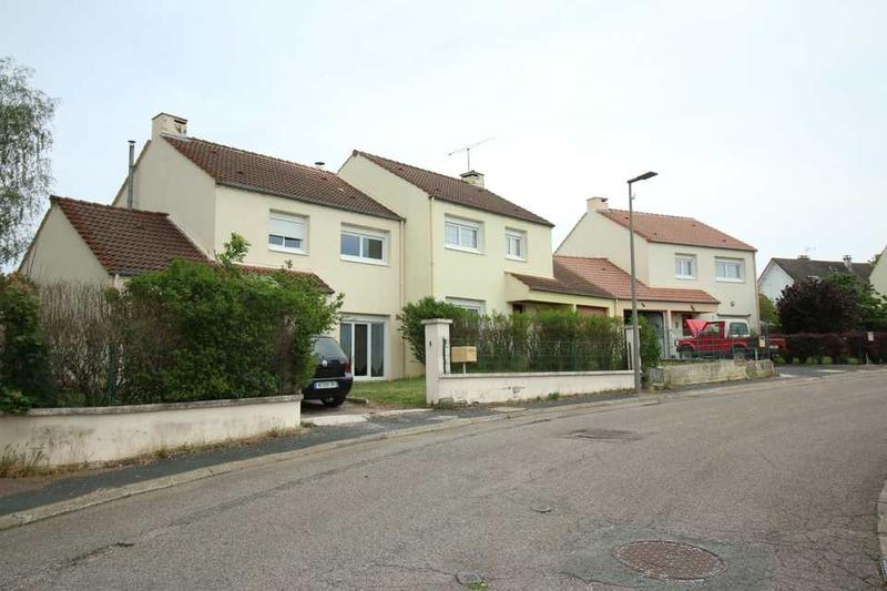 Maison - 104 m² - 5 pièces